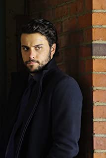 How tall is Jack Falahee?